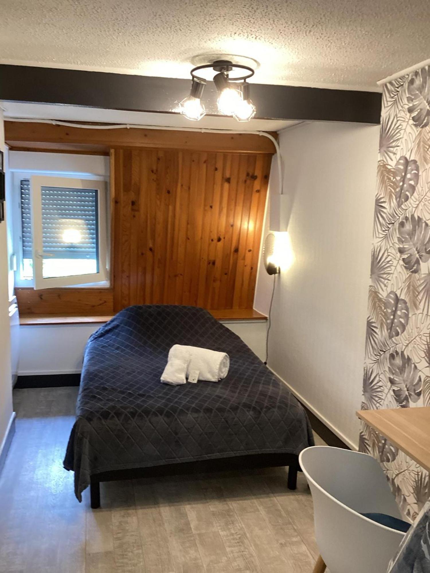 Auberge De La Voute Chooz Экстерьер фото